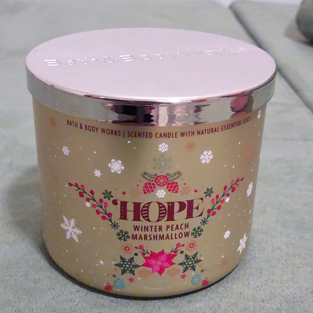 Bath & Bodyworks Hope Winter Peach Marshmallow 3-wick candle